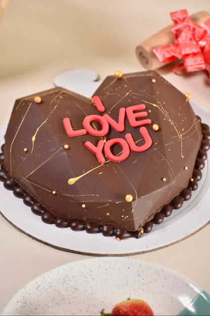 "I LOVE YOU" - Pinata smash cake