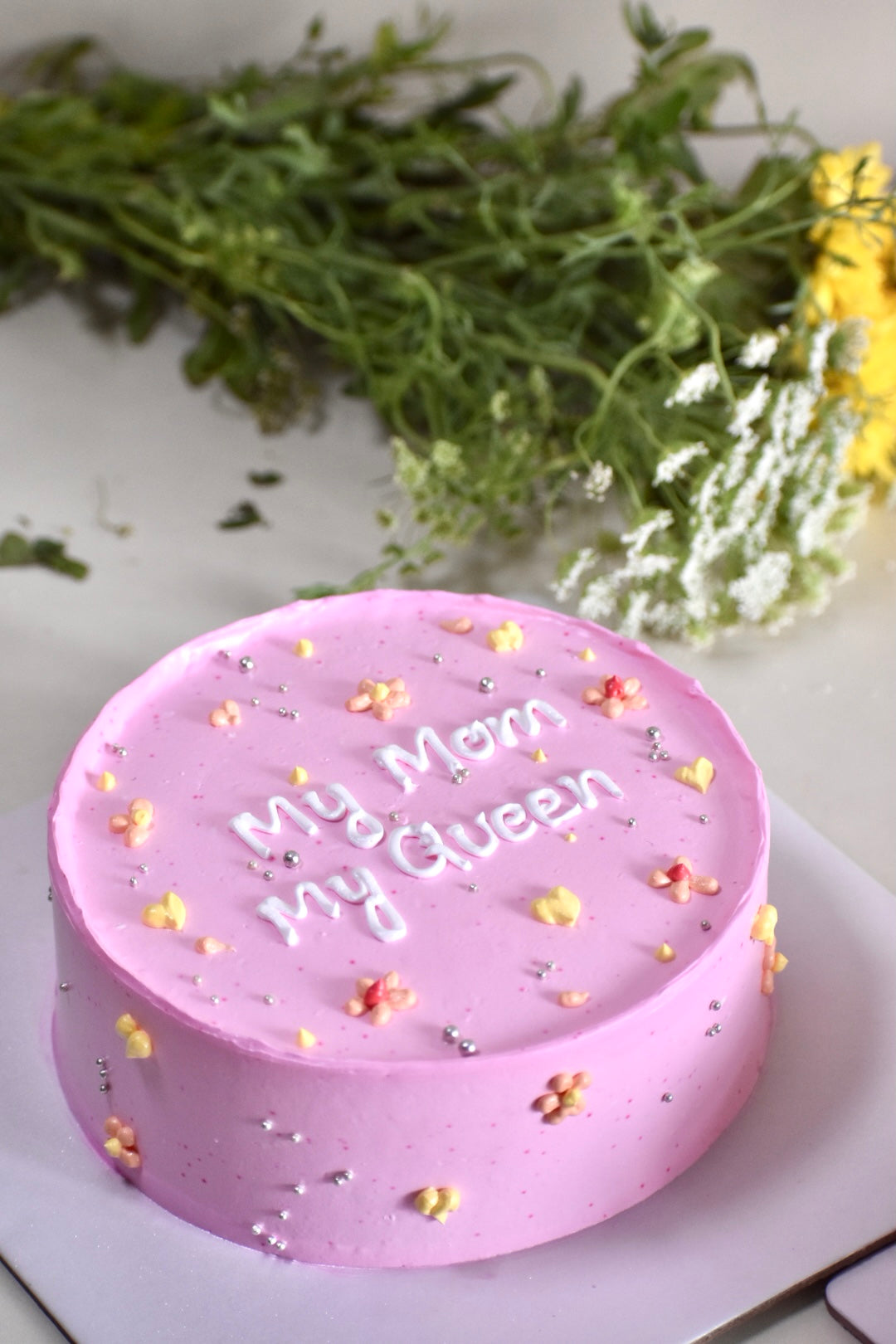Mother's Day Theme Cake - "Queen of hearts"